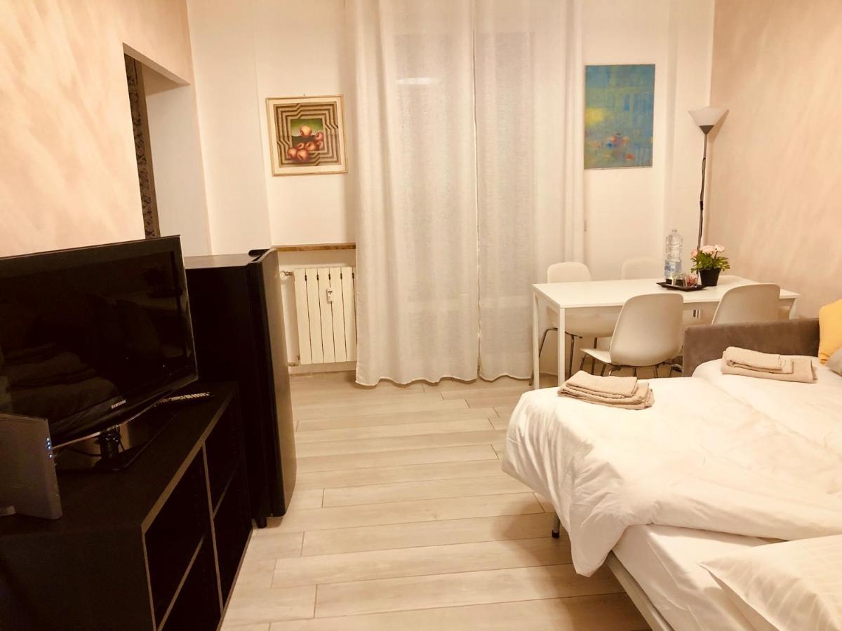 Lovely 2 Room Apartment With Small Garden Milan Extérieur photo