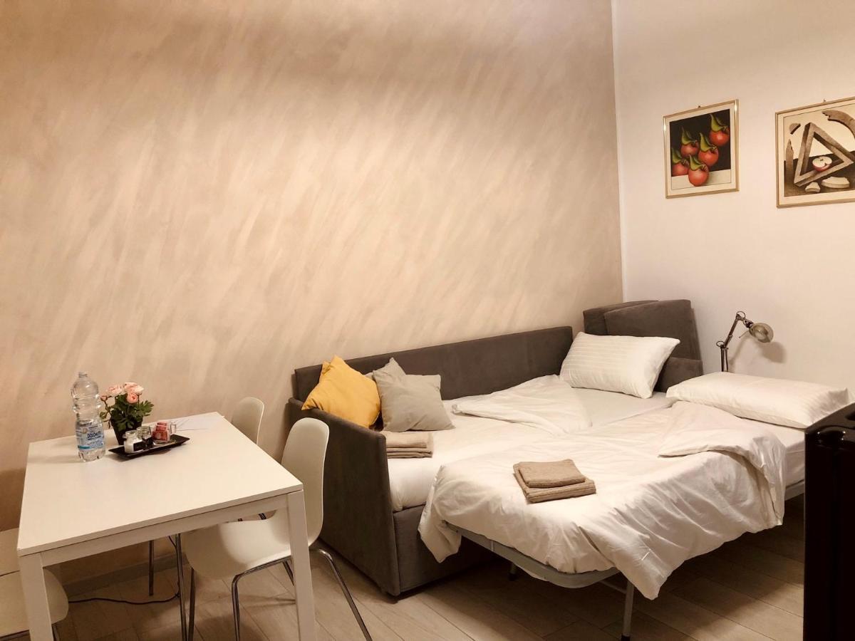 Lovely 2 Room Apartment With Small Garden Milan Extérieur photo