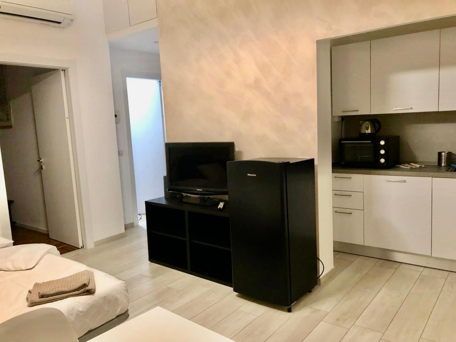 Lovely 2 Room Apartment With Small Garden Milan Extérieur photo